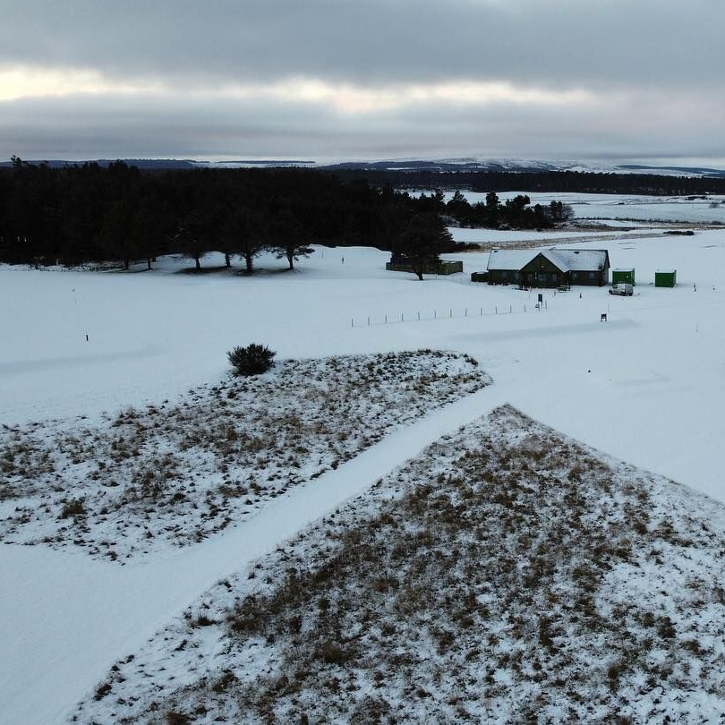 Merry Christmas from Visit Moray Speyside 🎉 #WeWishYouAMorayChristmas 

Check out this throwback to a few weeks ago at Maverston Golf Course ⛳❄️

Click below to plan your next golf trip 👇
morayspeysidegolf.com

📌 - Maverston, Moray Speyside
📷 - <a href="/maverstongolf/">Maverston Golf</a>