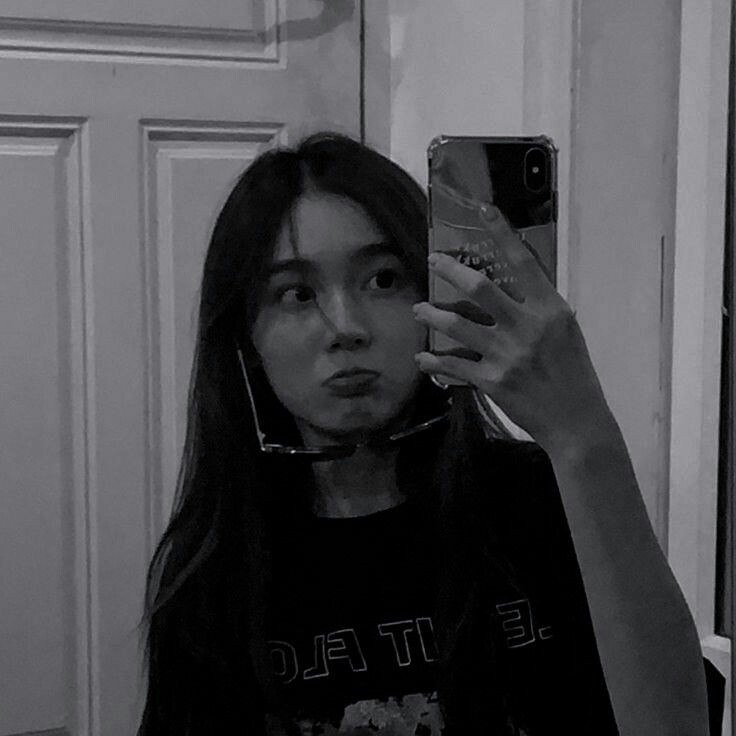 "Biarin aja orang aku sukanya kamu"
--------------------------------
;hrj a few twitt au
©iiluvpurplee