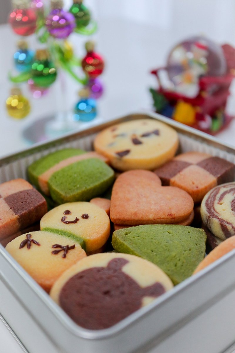 ami_148's tweet photo. メリクリ
#お菓子作り #お菓子作り好きな人と繋がりたい #クッキー缶 #アイスボックスクッキー #クリスマスクッキー https://t.co/kuPyUiZWZv