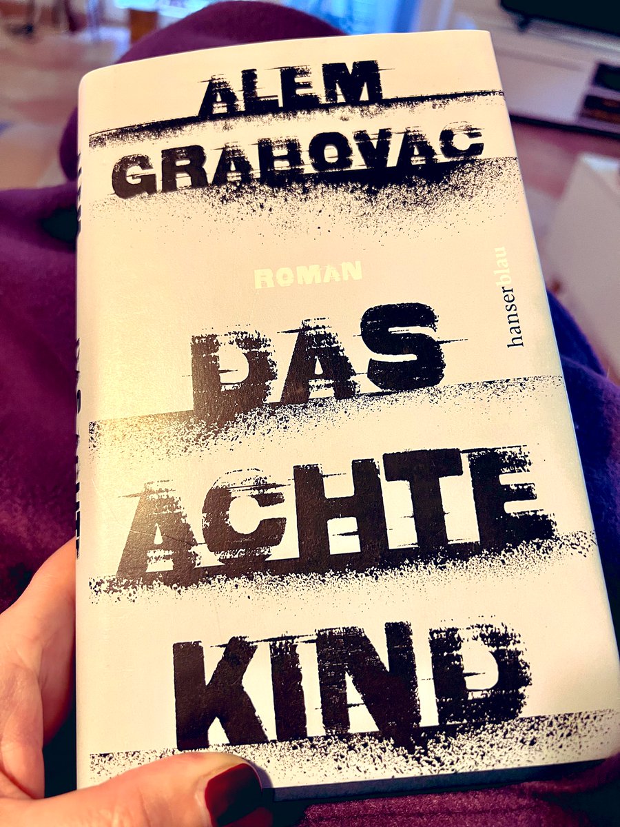 Angefangen schon gestern, heute hab ich glücklicherweise genug Zeit, um es nicht mehr aus der Hand zu legen, bis ich am Ende angekommen bin. Was für ein großartiges Buch! <a href="/AlemGrabovac/">Alem Grabovac</a> 🙏🏻 #WasIchGeradeLese