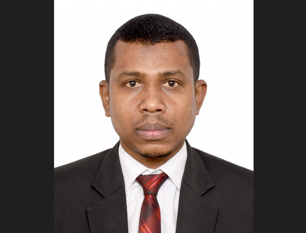 Zaiyn Hassan 🇲🇻 (@zaiynhassan) on Twitter photo Moonu nudhahkaa case hukun koh miyoh nihmanee. <a href="/alixahir/">Ali Zahir (alipi)</a> mi gaumah gadhaaru vefa huri <a href="/ibusolih/">Ibrahim Mohamed Solih</a> ge engumah nerunu hukumeh kan saafu koh e leak thakun ves feney. Mee tha <a href="/ibusolih/">Ibrahim Mohamed Solih</a> thi kiyaa insaafakee? Adhi dhuvaheh dhahkavaane. Iraadhakurehviyya varah hithi vaane.
#FreeRY Moonu nudhahkaa case hukun koh miyoh nihmanee. <a href="/alixahir/">Ali Zahir (alipi)</a> mi gaumah gadhaaru vefa huri <a href="/ibusolih/">Ibrahim Mohamed Solih</a> ge engumah nerunu hukumeh kan saafu koh e leak thakun ves feney. Mee tha <a href="/ibusolih/">Ibrahim Mohamed Solih</a> thi kiyaa insaafakee? Adhi dhuvaheh dhahkavaane. Iraadhakurehviyya varah hithi vaane.
#FreeRY
