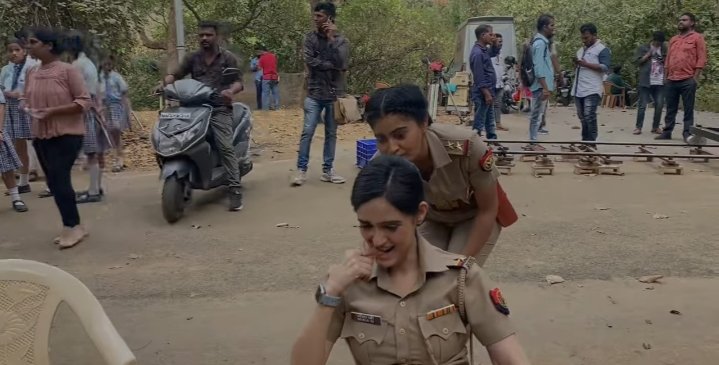 yuktii_sunshine's tweet photo. MishMa off screen bond 🖤
#YuktiKapoor #Pankhuri #YuktiAsKarishma #MaddamSir https://t.co/1krtblI6TV