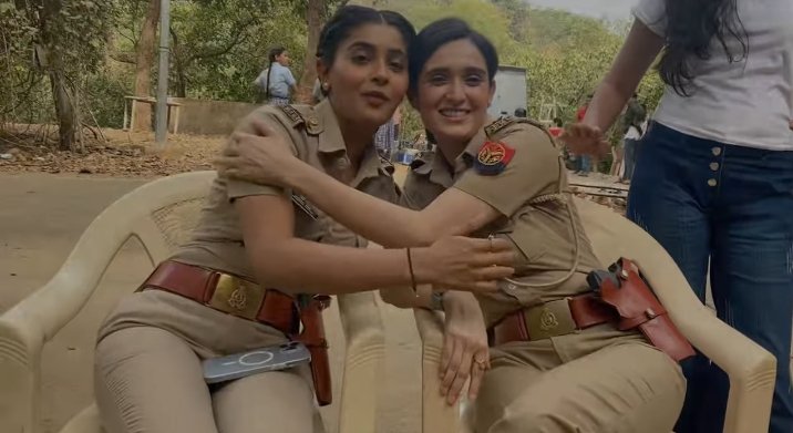 yuktii_sunshine's tweet photo. MishMa off screen bond 🖤
#YuktiKapoor #Pankhuri #YuktiAsKarishma #MaddamSir https://t.co/1krtblI6TV