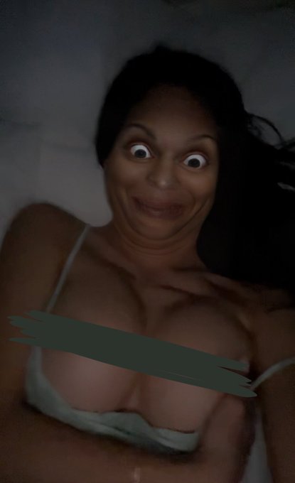 What would you do if a girl sent you a nude like this?? 😂😂😂   Full video plus some other fucked up videos