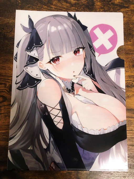 まっっっっっってグッズ予定のクリアファイル届いためっちゃかわいい 
