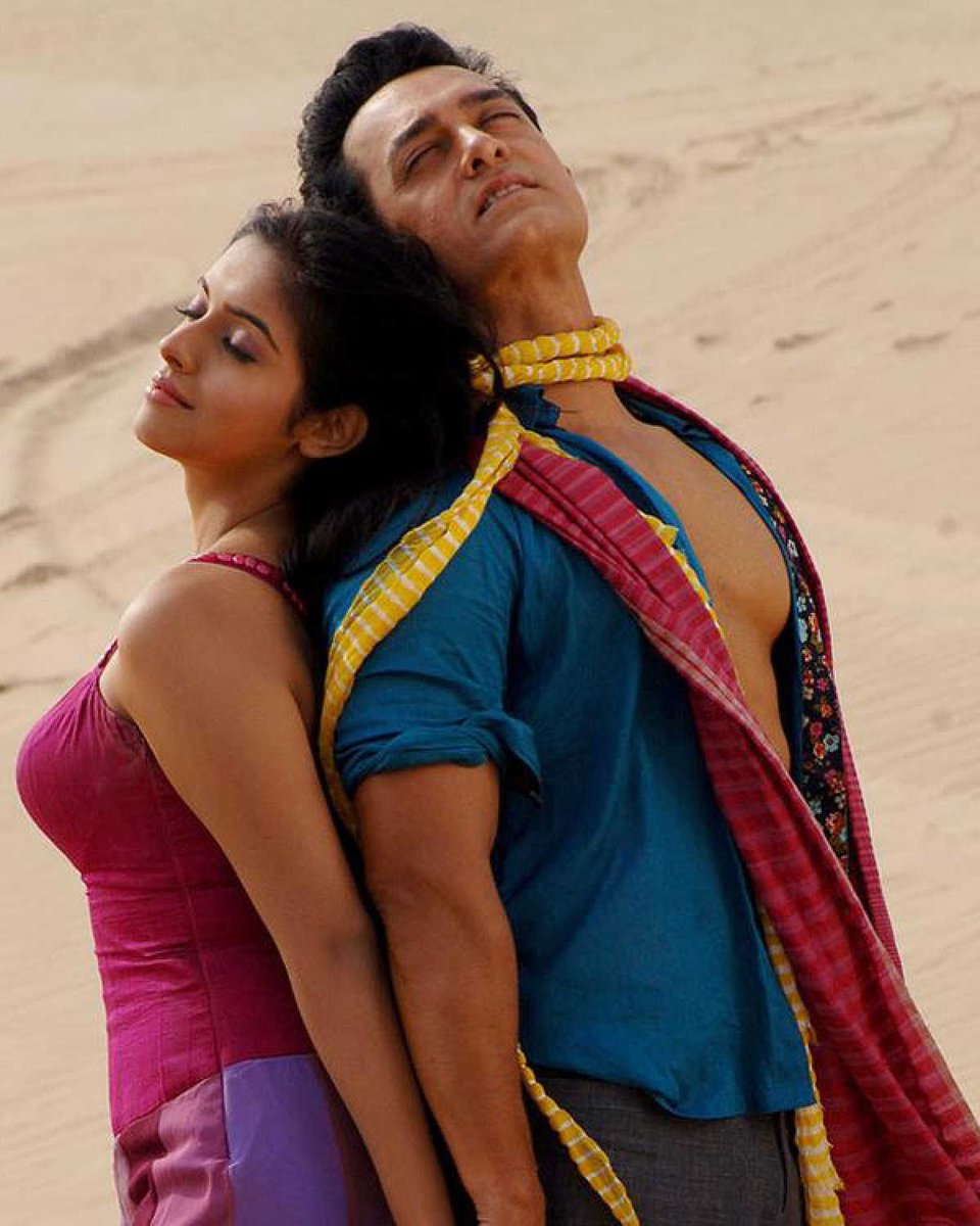 MoviesUpdatez's tweet photo. #14YearsOfGhajini
Hyderabad,Ramakrishna70 50 days run. Replaced with #Billu
Action thriller #Ghajini by @ARMurugadoss marked Bollywood debut of #Asin with #AamirKhan #JiahKhan #PradeepRawat #TinnuAnand #SunilGrover #KhalidSiddiqui @arrahman https://t.co/aOrQJiWF4w