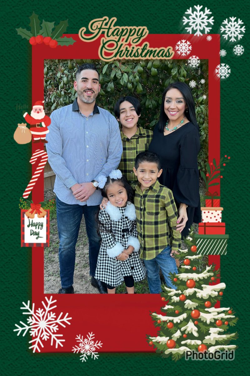 Merry Christmas from The Arcos Family! ❤️💚❤️💚 @the_real_adam2