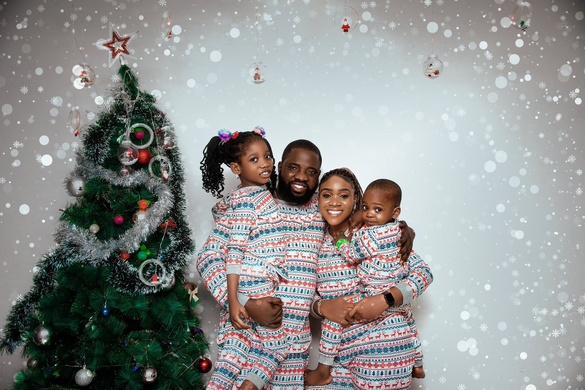Fel_Steve's tweet photo. Merry Christmas from The Steve’s ☺️ https://t.co/NK9S8AgSLW