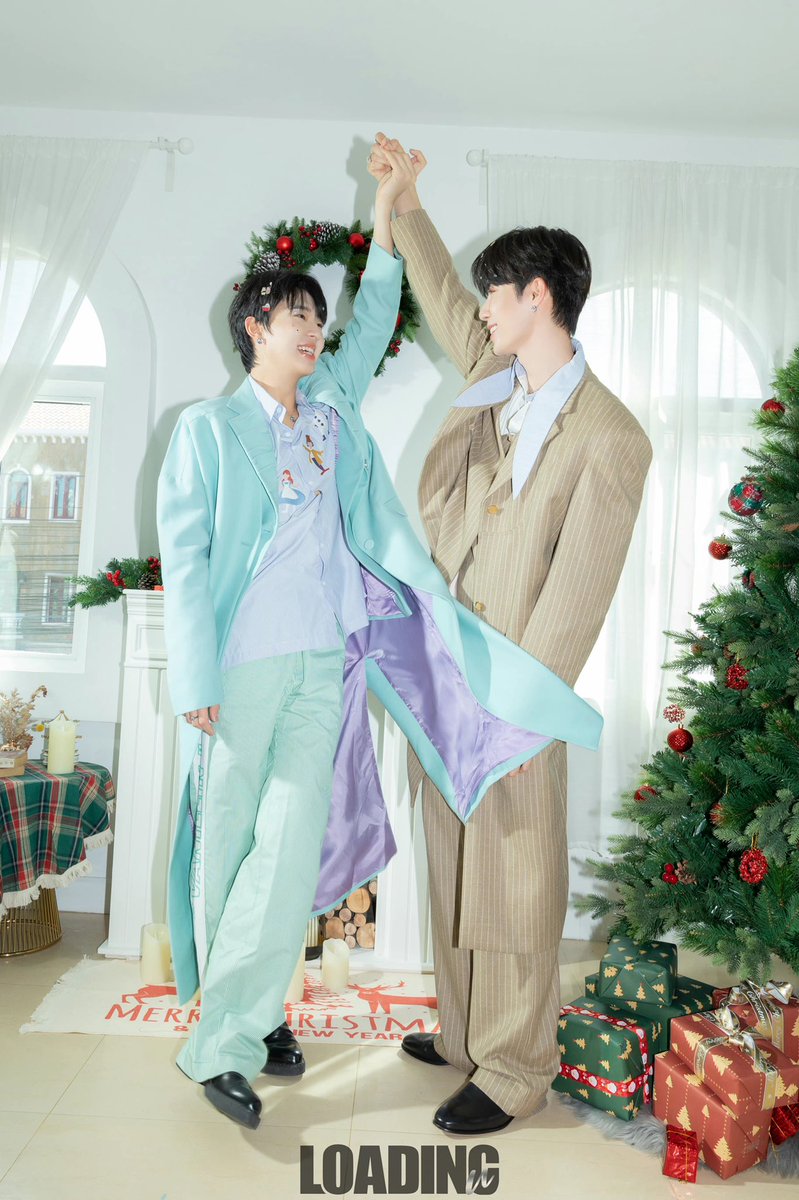 Macaroon_Aurora's tweet photo. 宝贝们也太帅了吧，不买说不过去呀😘
Weibo：LOADING·U
#ZeePruk
#NuNew
#ZeeNuNew https://t.co/UrLfOz68Ku