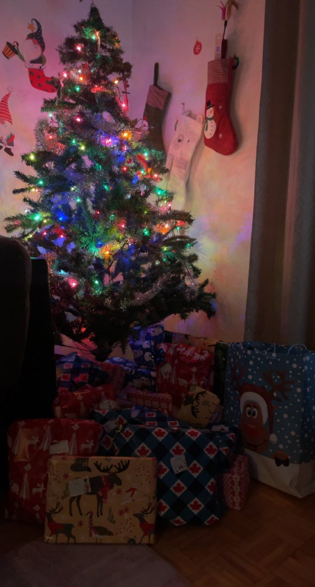 melissaa_power's tweet photo. Merry Christmas 🎄🎅🏼 can’t wait for my son to wake up in the morning 😍 https://t.co/0lOANPfEQp
