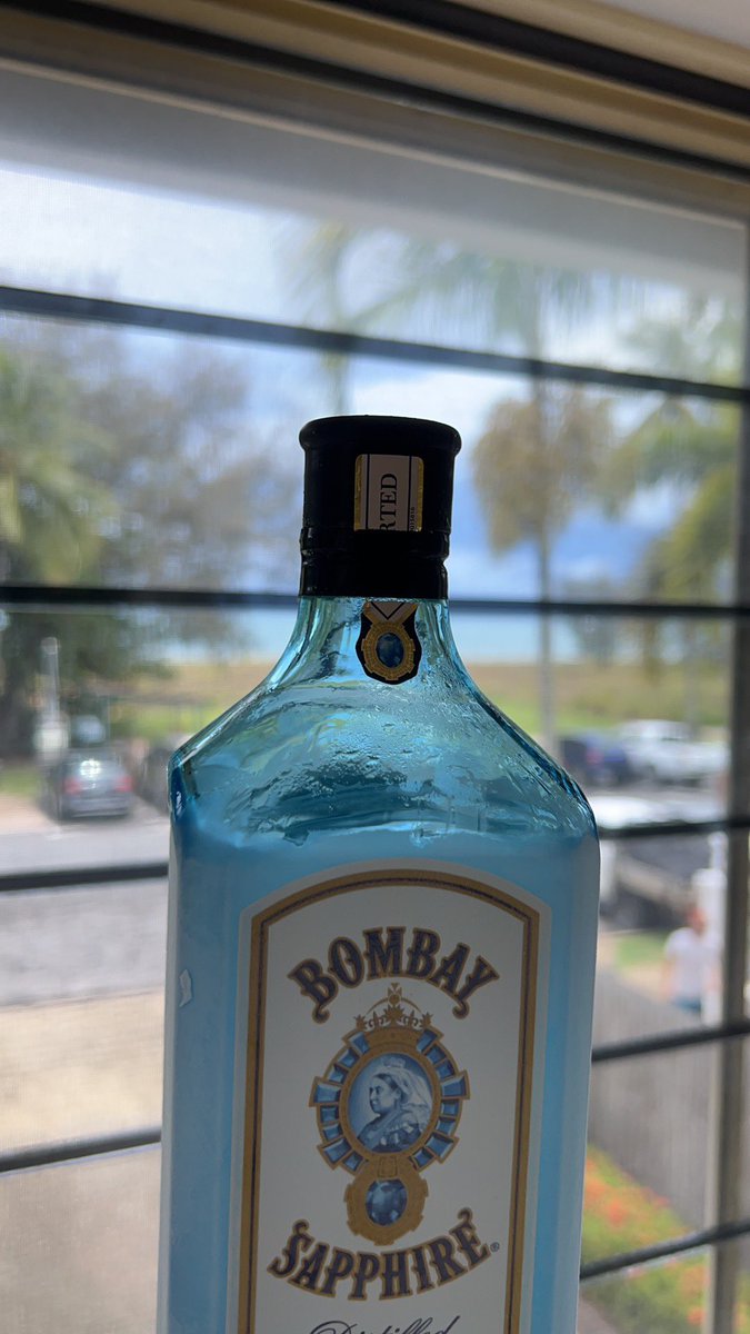onesian's tweet image. #ginningandstillwinning with @katrina_10514 😘❤️ #bombaygin @BombaySapphireA