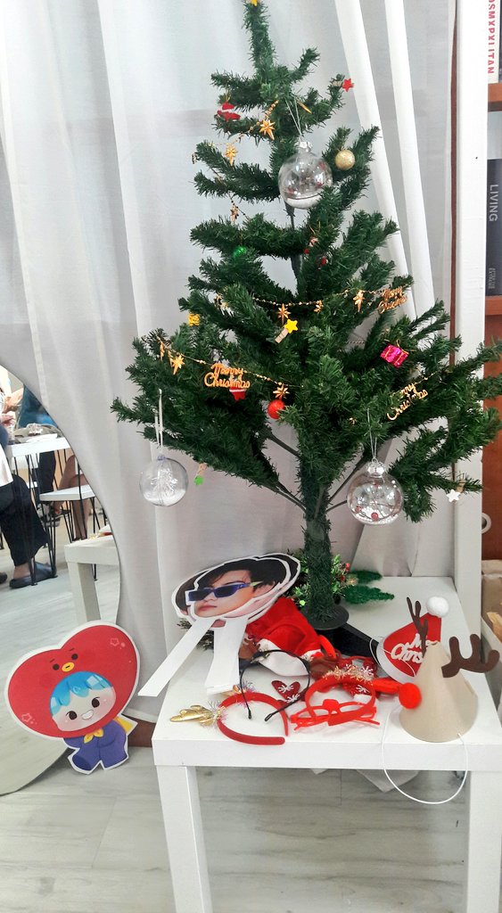 CloudSkyPurple's tweet image. เมื่อวานไปมาแล้วพึ่งมาลง คาเฟ่น่ารักมากค่ะ ใครว่างวันนี้ยังแวะไปได้อยู่นะคะ 😊 ขอบคุณ กอว ทุกชิ้นเลย 🙇💕 #Christmastreewithtinyboy