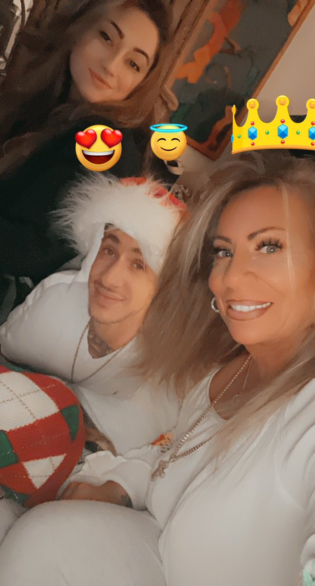 hottotrottots on Twitter: "Merry Christmas 🎄🎁..wishing you all a very happy holidays pls RT"