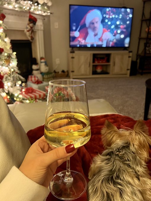 Merry Christmas https://t.co/5nJS2TAme2 https://t.co/BA8lQziAcU