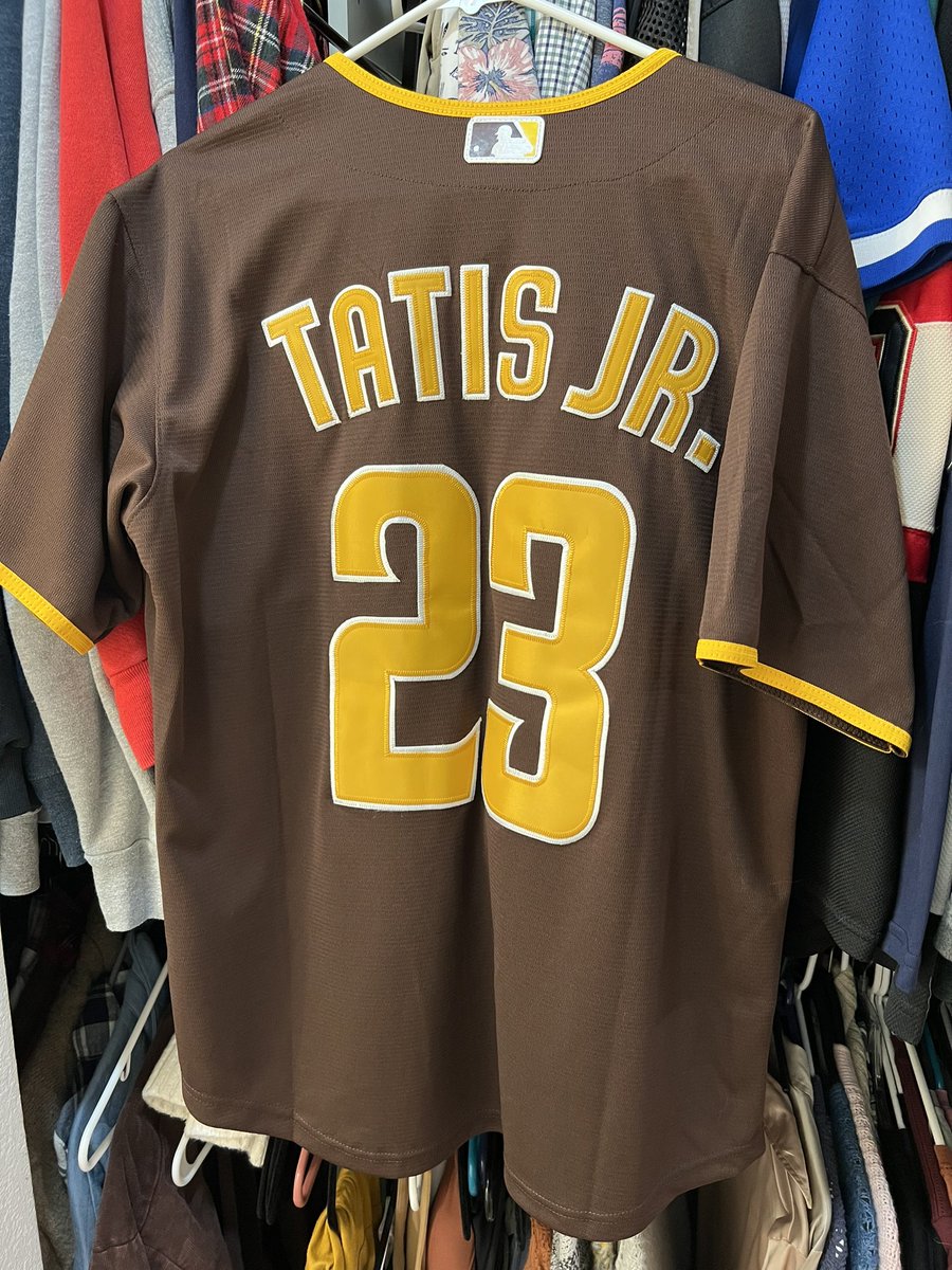 tmac11___'s tweet photo. GIVEAWAY! Like, RT, or comment your favorite Christmas gif. Each one enters for a chance to win this Tatis jersey. Contest ends at noon on Christmas day. Winner will be chosen with randomizer (must be following to win). https://t.co/Urz8c4dtPu
