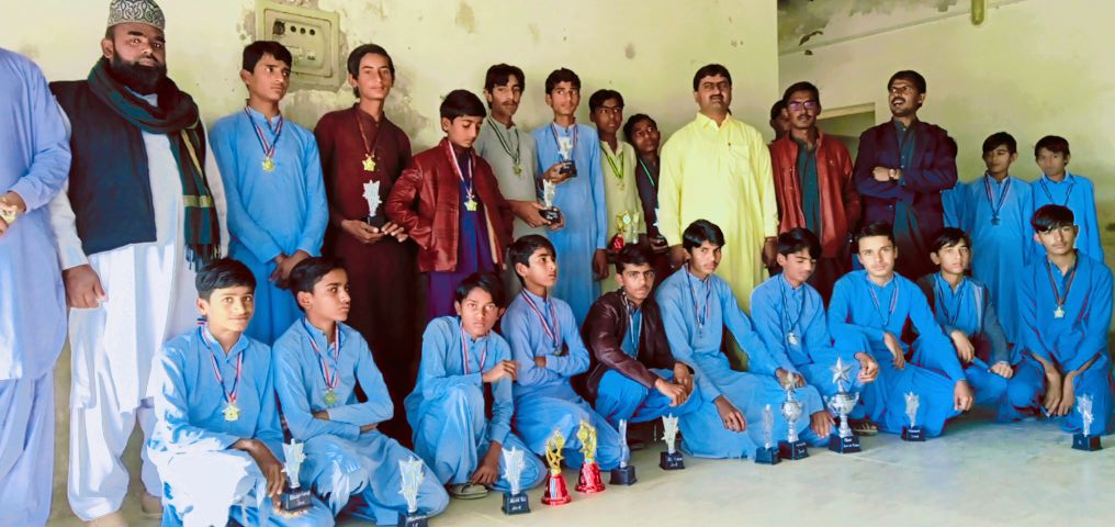 SNSamejo's tweet photo. We have taken mid term exams first time in school history, and a glimpse from Award Distribution ceremony @GBLSS Hajiani Kerlo (Thar desert) Taluka and District Umerkot..
@sardarshah1
@AkbarLaghari5
#ReleaseSalariesOfIBA22Teachers https://t.co/ddLGXMcXzd