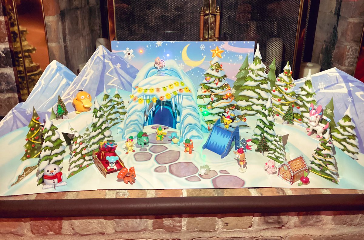 「Santa set up a Pokémon Christmas village」|Holly 🍄のイラスト