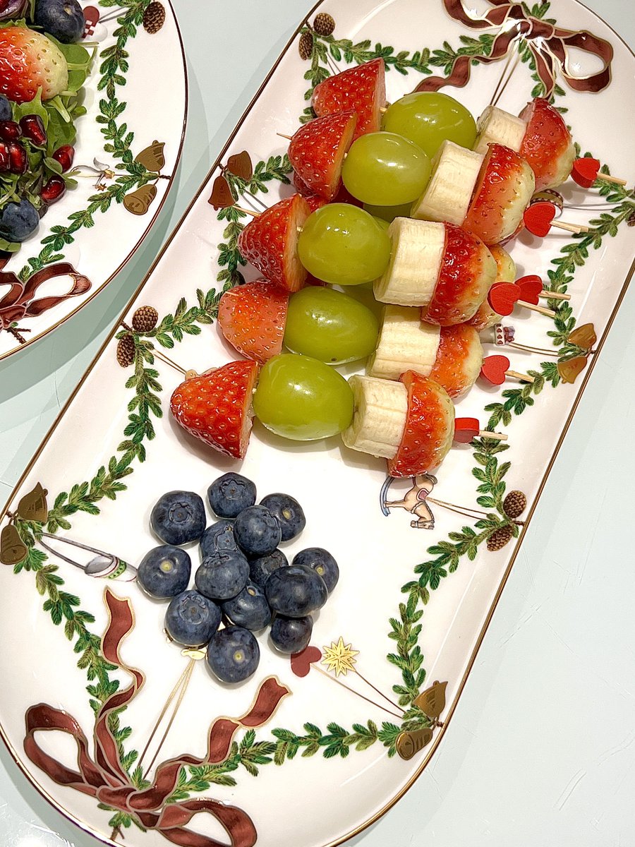 the fact that wendy does not have to dine in to a restaurant to experience fine dining because her family is so rich that they bring it to their own table already for themselves to indulge in everyday.