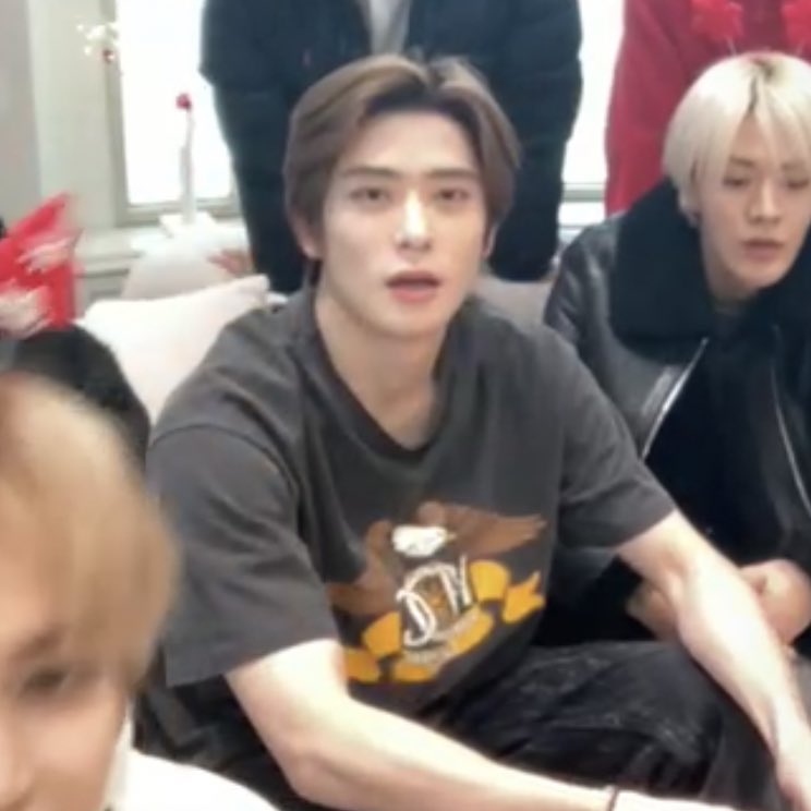 jaehyun on ig live