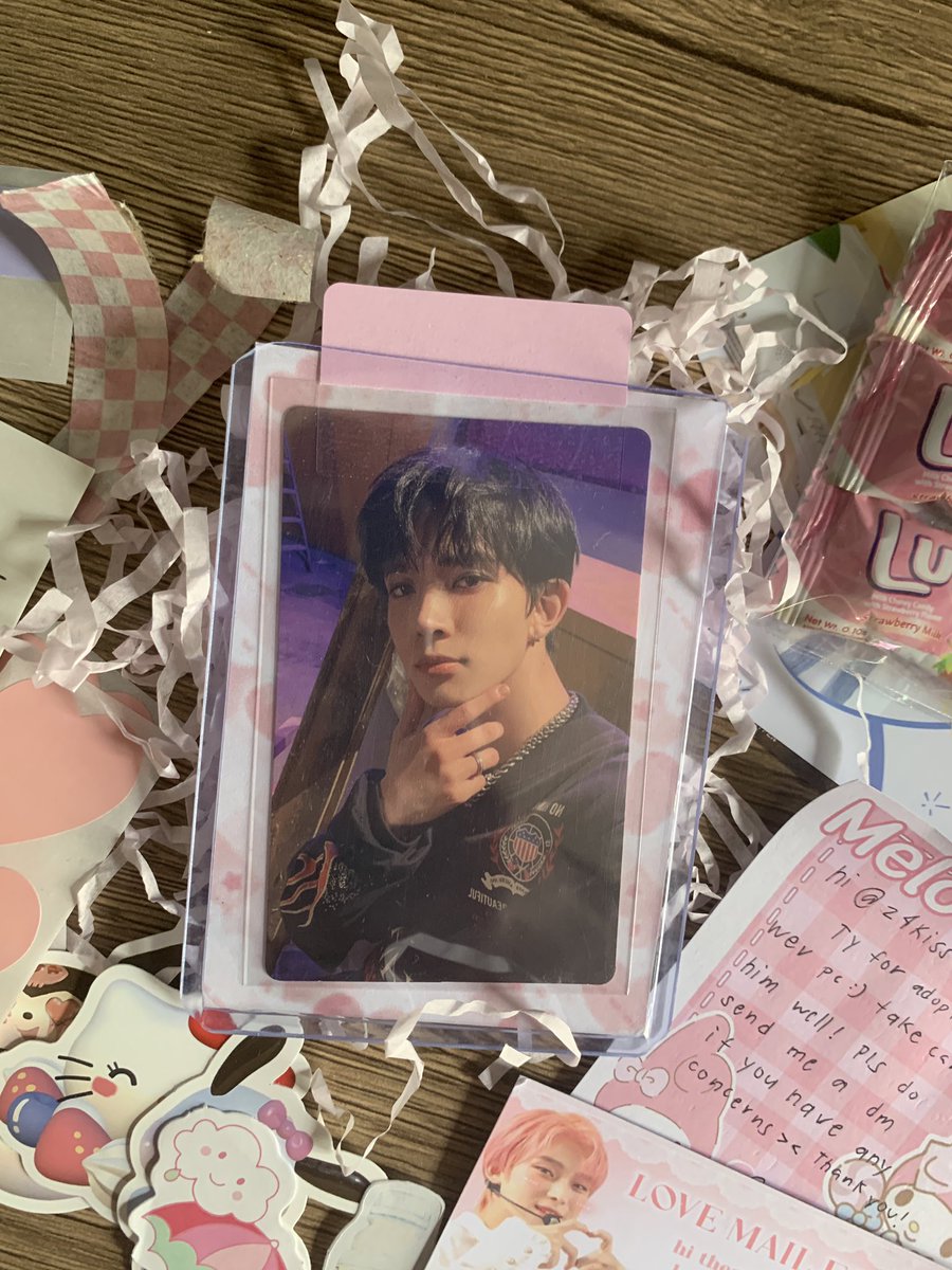 z4kissana's tweet photo. #shiimails 🎟️

hii @KSN_doop heesung wev arrived today safely!! Super ganda and cute ng packaging so much. Thank you for the super daming freebies and thank you for letting me adopt heesung! 💗

#doopsieproof https://t.co/wsoH4BMvW5