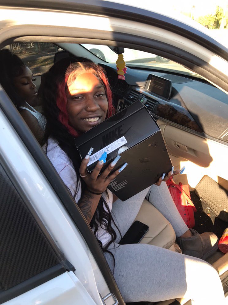 My little brother recently hit on the Travis Scott’s and was trying to sell them on Facebook . This is the worthless no future scum that took them off his hands and drove off . My little bro could of played it safer but come on he’s still school and a minor. Help me find her plz