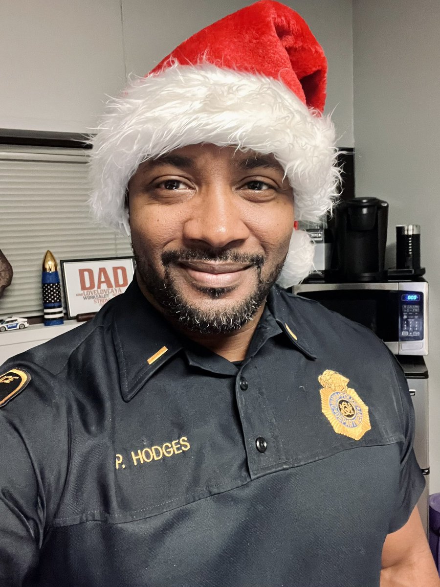 OPDLtHodges's tweet photo. Its officially Christmas!! Merry Christmas Folks and Happy Holidays!! Be safe and enjoy your time with Love ones!!   #OPD #MERRYXMAS https://t.co/8ErrSx4Vk6