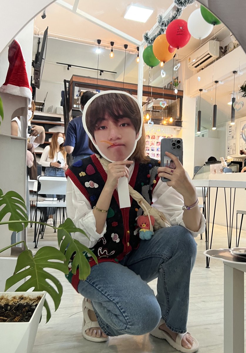 nuna_vmin's tweet image. 🎄🐻🎅🏻🎂🎁  #Christmastreewithtinyboy