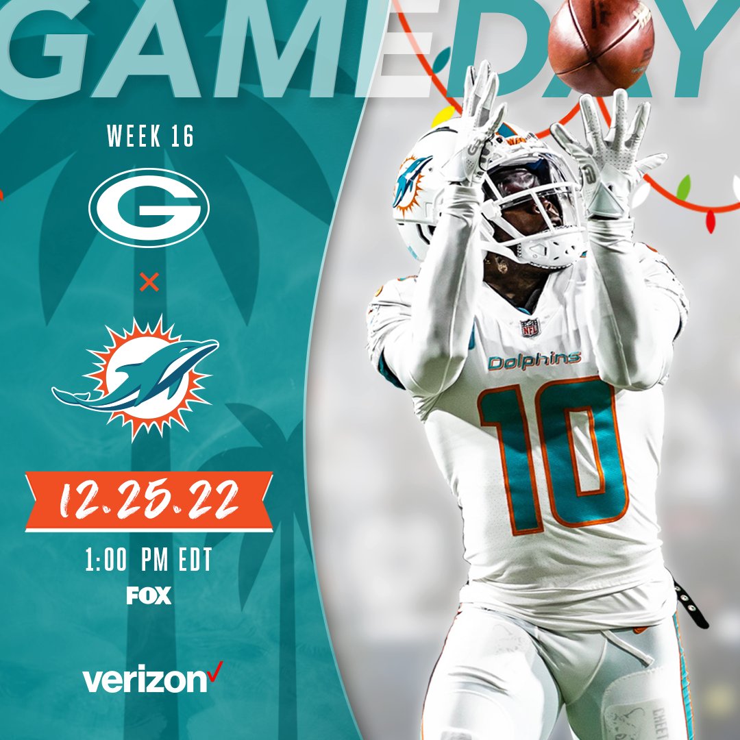 MiamiDolphins's tweet image. Santa brought us football! 🎅

#FinsUp x #GBvsMIA