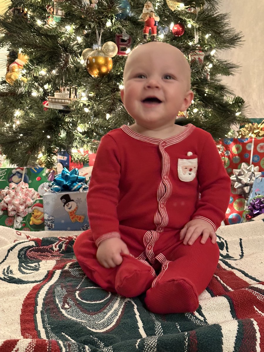 gcdadof3's tweet photo. Merry Christmas, ya filthy animals. https://t.co/KsXPHOjhGt