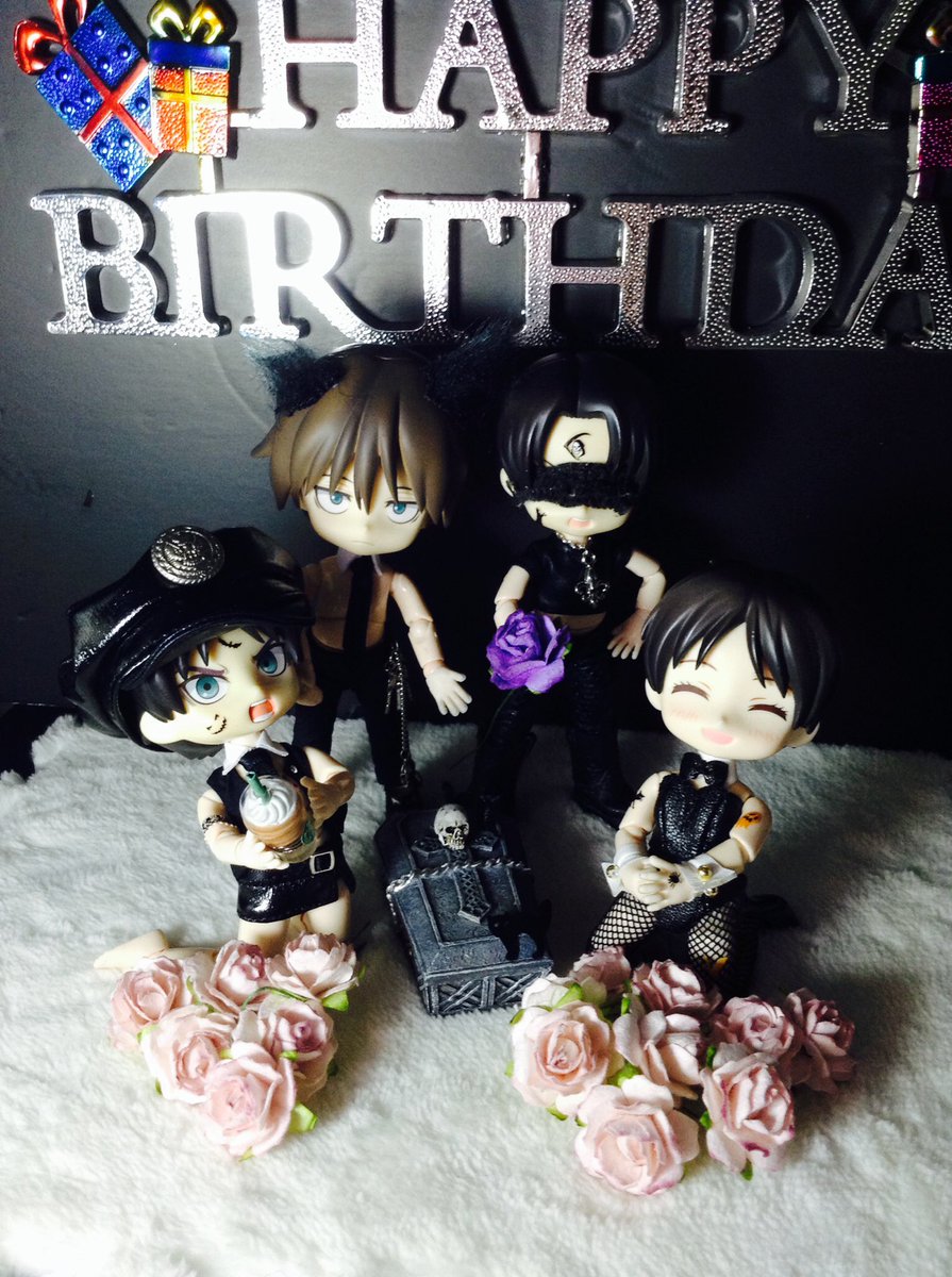 hachimitsumoon's tweet photo. 兵長HAPPY BIRTHDAY 🎉🎉🎉(過去写真♪♪)
アッカーマンのシャンパンはほんとにあります https://t.co/cl3FjZQ626