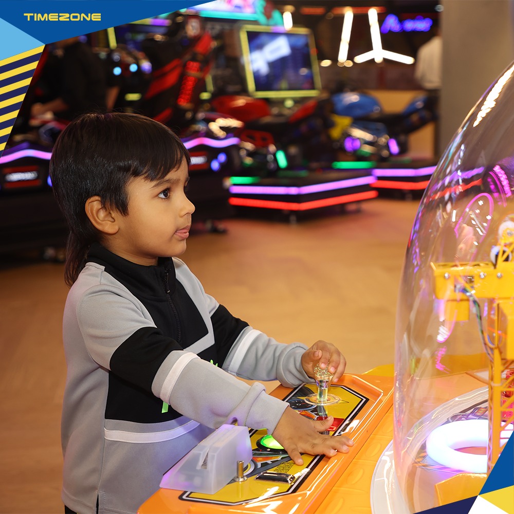 timezone_india's tweet photo. Merry season equals to merry faces ๐คฉ Play double & triple of what you pay with our Double & Triple dollar offers. ๐ค Visit the nearest gaming destination with your gang now! ๐ฅ๐
#Timezonegames #Fun #Family #Friends #Entertainment #Thrilling #Adventure #Gaming #Gamezone https://t.co/rvEqhqV4sy