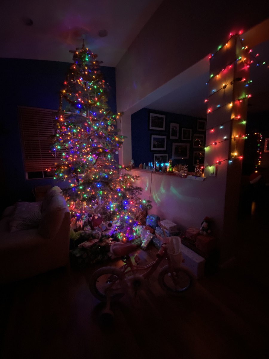 Please appreciate my Christmas tree 🎄 🥺