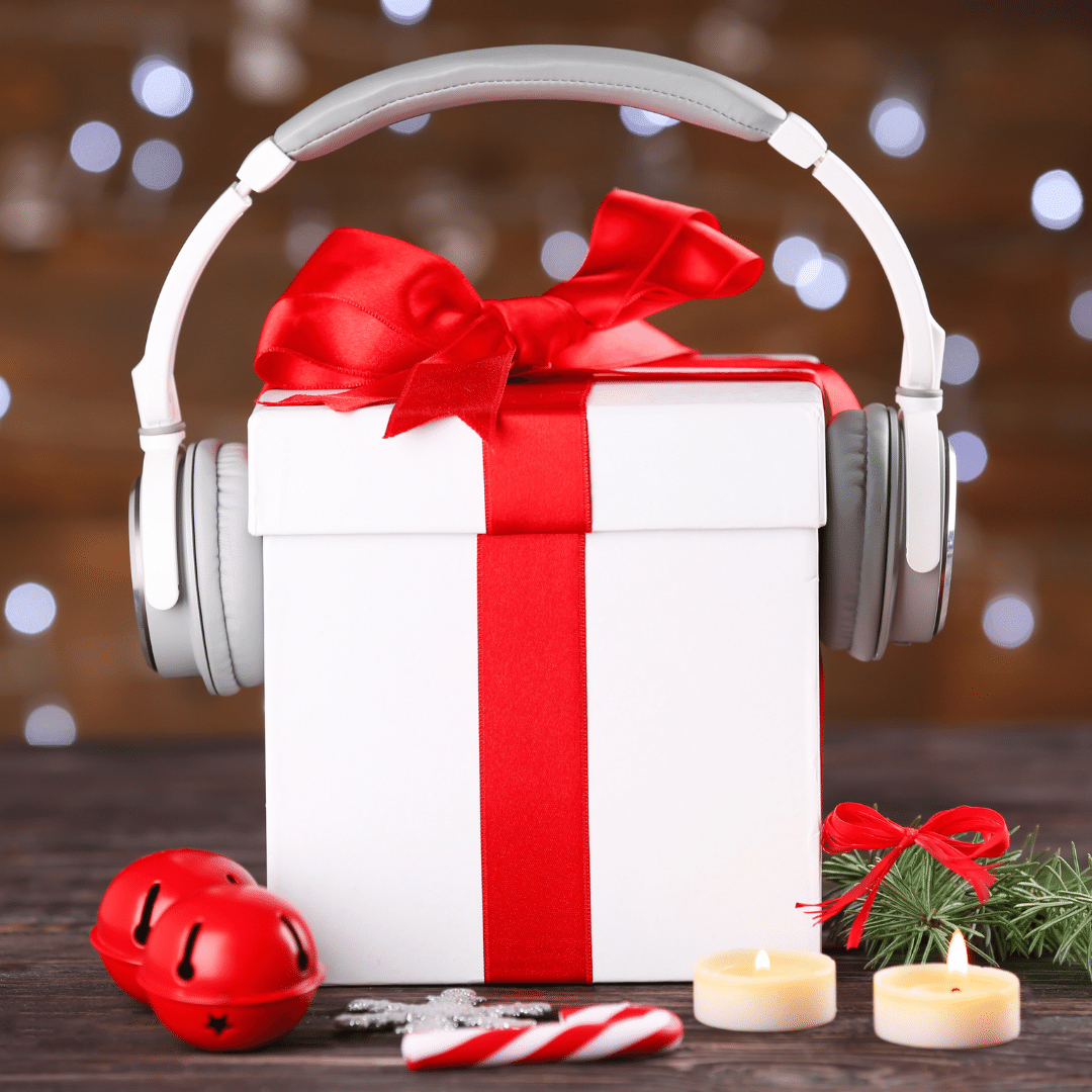 Podfoliouk's tweet photo. 🎅Wishing you all a very Merry Christmas from all of us at Podfolio🎅. https://t.co/3qxC2pqJrY