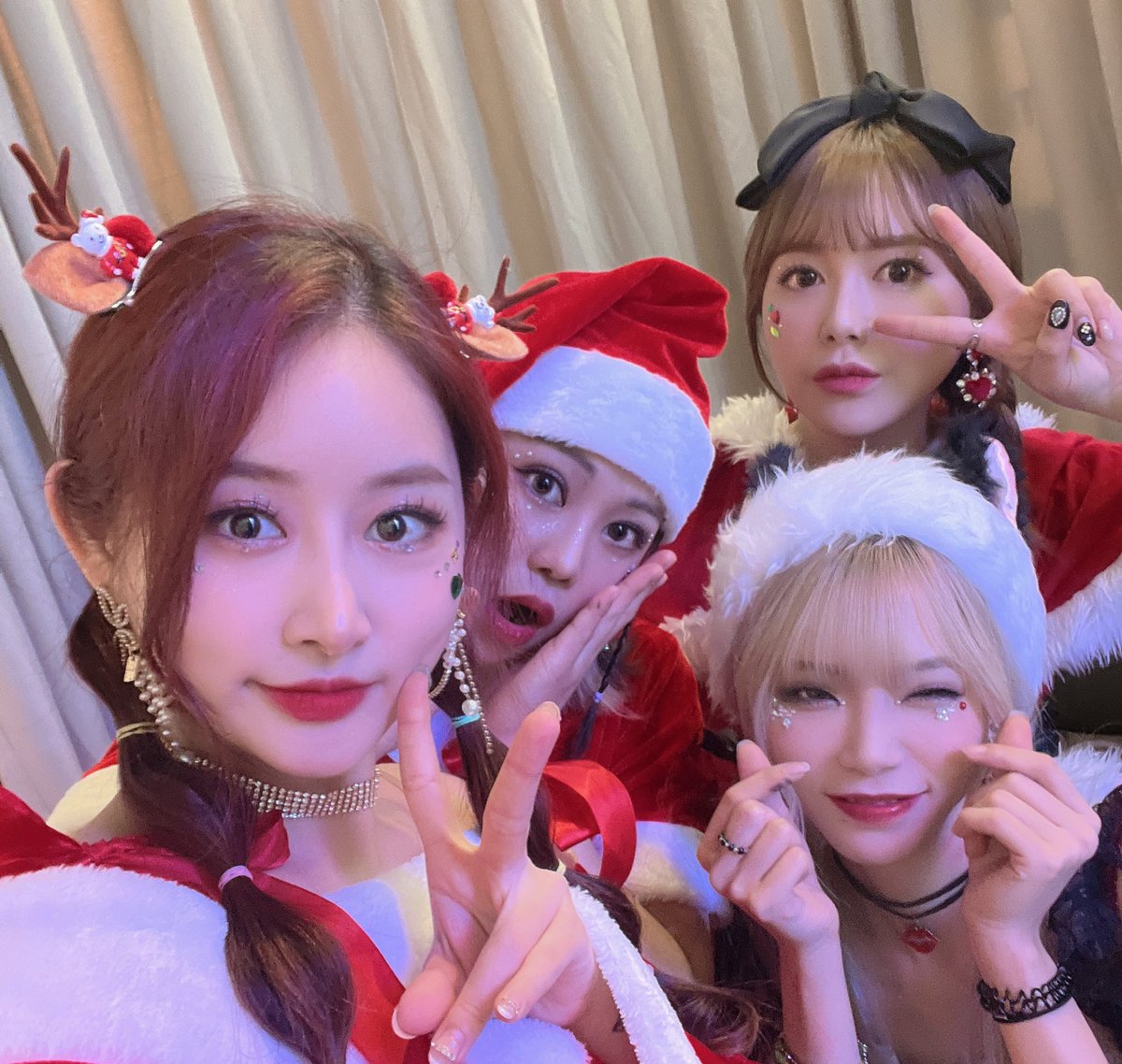 st_onair_global's tweet image. クリスマスウィック終わり🥰🎄
ありがとうございました❣️
来週年末まで頑張ろう❤️🧡💜#온에어 #옹에아 #메리크리스마스
#オンエア #OnAir #Xmas #Santagirls