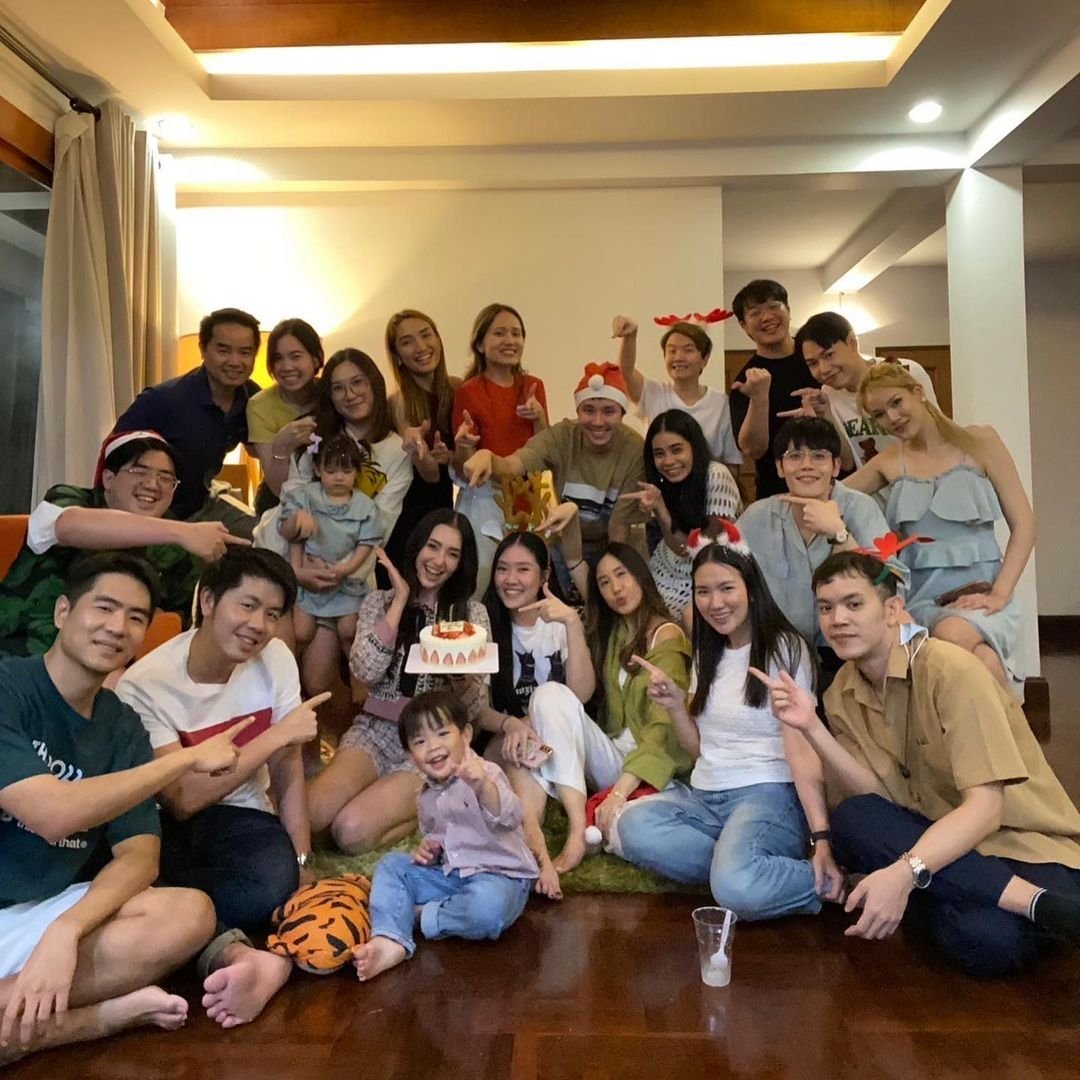we_arebellaclub's tweet photo. ปีๆนึงแทบไม่ได้ไปเจอเพื่อนเลย
แต่ก้ยังคงอยุ่กันแบบนี้ 💕
#HKAgency #14yearsandstillcounting
Repost •pandaworwit
#HappyBellaDay2022
#bellacampen #เบลล่าราณี
📌 https://t.co/a8xzaLoCGW https://t.co/rzydr5hgzp