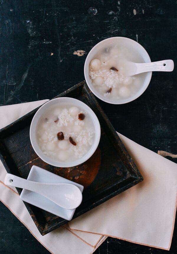 ALittlePuppet's tweet image. ㅤ 
ㅤ 
  — You've received a gift from 刘霜林
Items: Gift, Christmas Cakes, Tang Yuan and Jiu Niang

📨: Merry Christmas and Happy Winter Solstice Festival (冬至节快乐) ！Let's celebrate it together!
新年快乐！
ㅤ
ㅤ