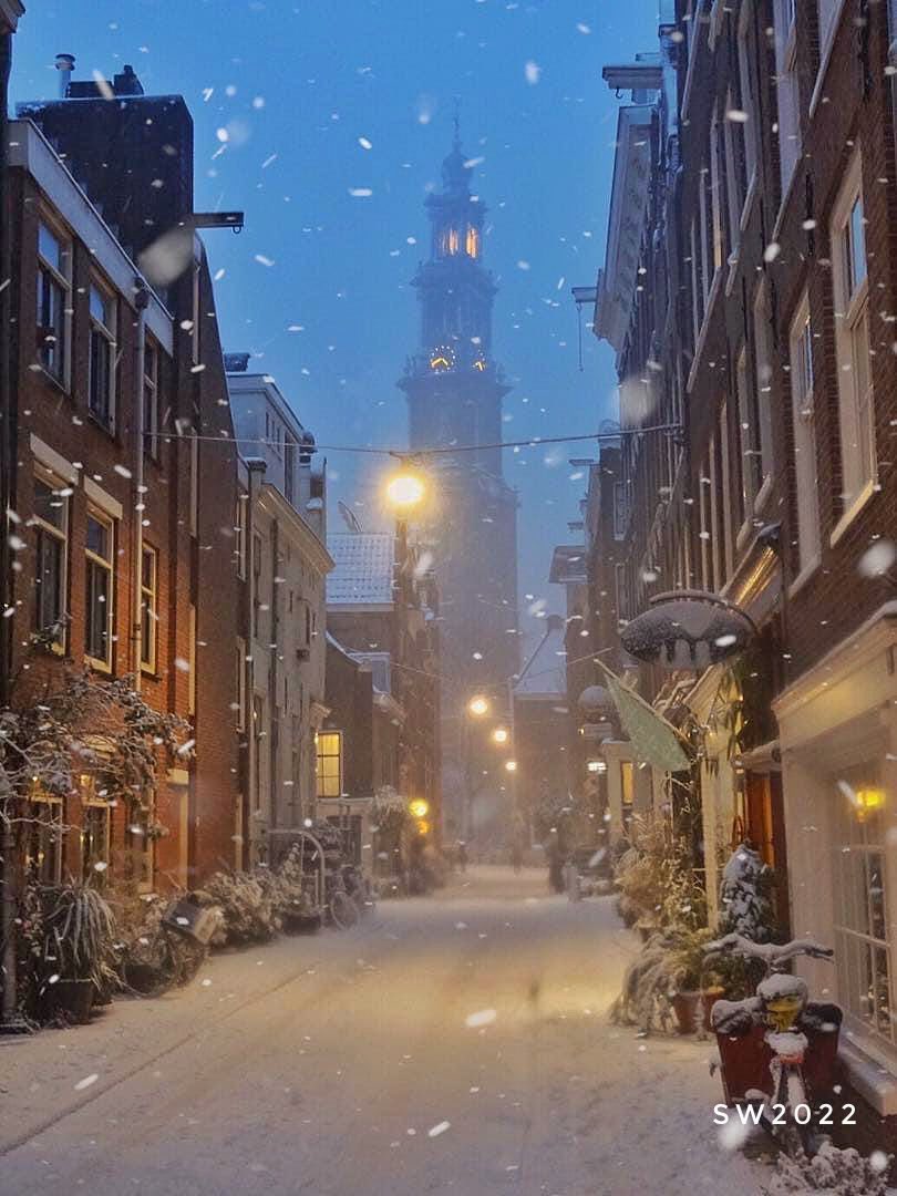 Amsterdamexplor's tweet photo. Wishing you a merry Christmas https://t.co/23if47tnk9