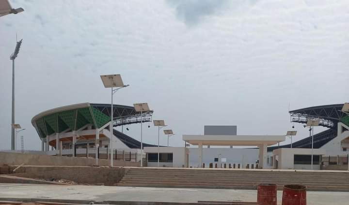 tche_phariman's tweet photo. #INFRASTRUCTURES_SPORTIVES
 Le stade de San Pedro 
Les travaux de construction du Stade de San Pedro ont un taux d’évolution de 80%.
   Oeuvre Signée SEM @AOuattara_PRCI 🇨🇮 https://t.co/bN6L2iq8Ya
