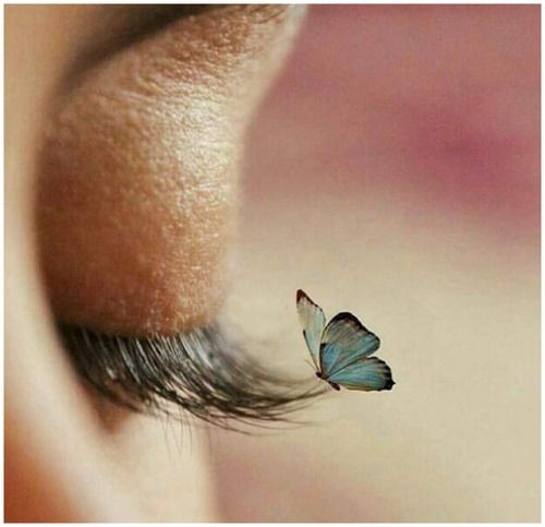 मुझसे मिलने को आप आए हैं,
बैठिये मैं बुला के लाता हूँ..!