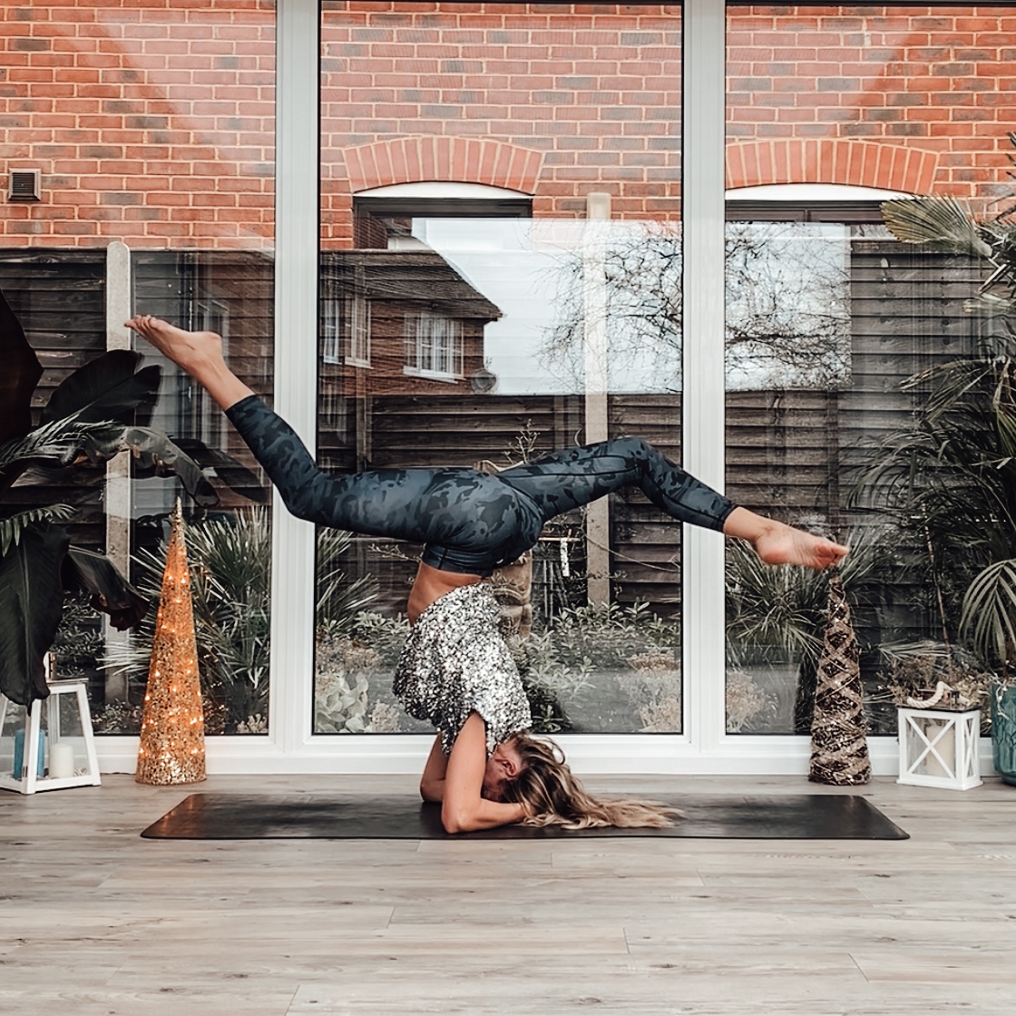 Wishing you all a happy, healthy Christmas!
May 2023 be your strongest year yet, filled with love for others and, most importantly, love for yourself.

Lots of love
Harri
XxX

#MerryChristmas #Namaste #healthy #Happy #Yogi