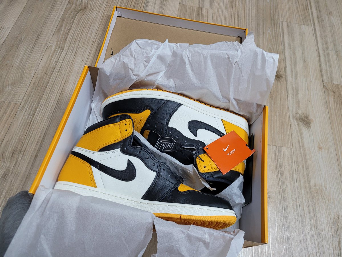 dp292513's tweet photo. 나의 여덟번째 조던..
Air Jordan 1 retro high og taxi
색깔이 너무 이뻐서 고민고민 끝에 집에서 쫓겨날 각오하고 구입한 taxi
진짜 너무 예뻐서 사지 않을 수 없었다
어느 코디에도 다 잘 어울릴 컬러웨이에 반했음
쉐터드 백보드가 나왔을 때부터 소문이 무성했던 녀석이지만 결국 갖게 되네 ㅎ https://t.co/uSGnfUHlnj