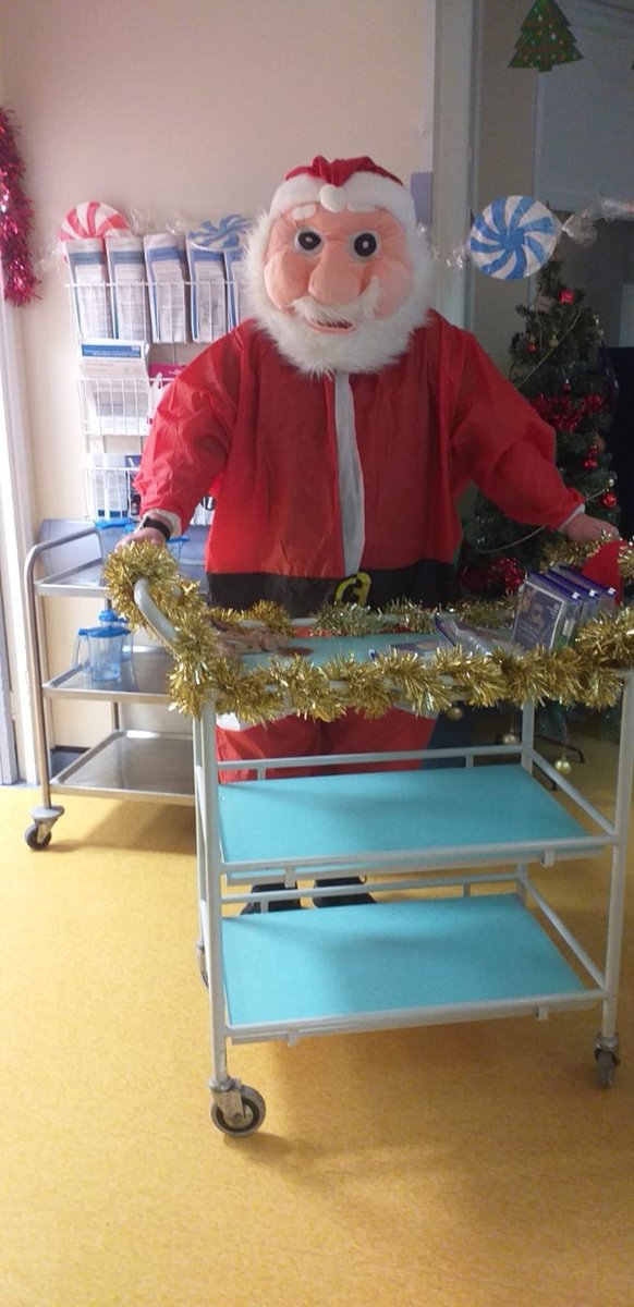 Santa came to ward 28 LGH. Big shout out to all the staff and especially Dan Randle. Dan dressed up as Santa and gave out gifts.
#MerryChristmas #Meaningfulactivities.
#urologyrocks

<a href="/clair_riddell/">Clair riddell</a> <a href="/Sh4zz4H/">Sharon 💙 Harding 🌞🌈</a> <a href="/anglov100/">Angela Barnard</a>
