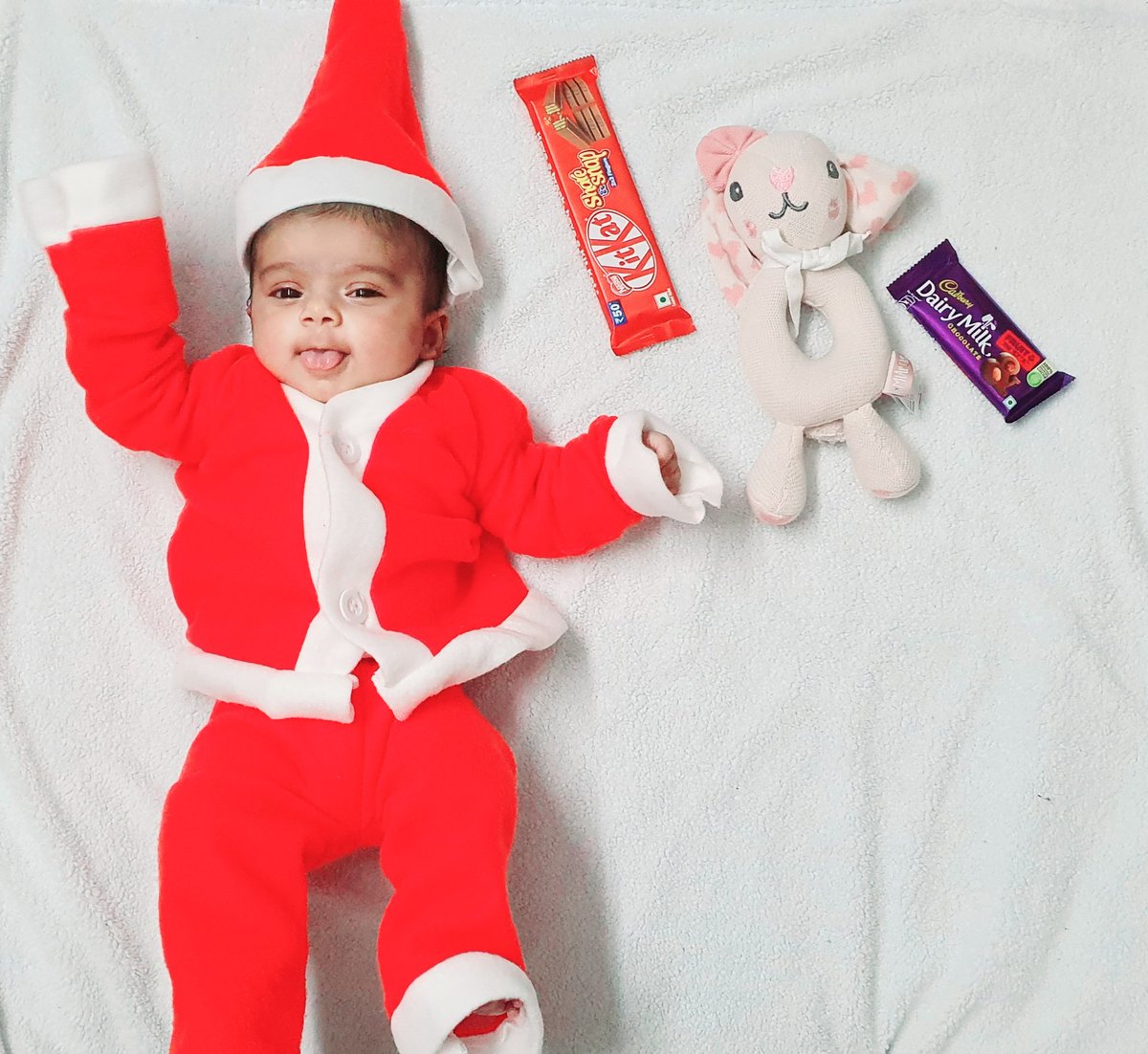 iamdivyasha's tweet photo. Merry Christmas 🌲🎈

#littlesanta
#Christmas
#MerryChristmas https://t.co/z3JmHJEVPu