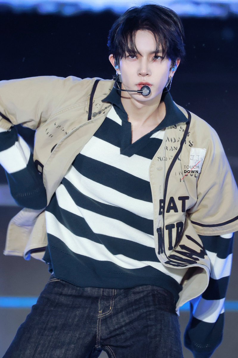 TOUCH•DOWN tweet media