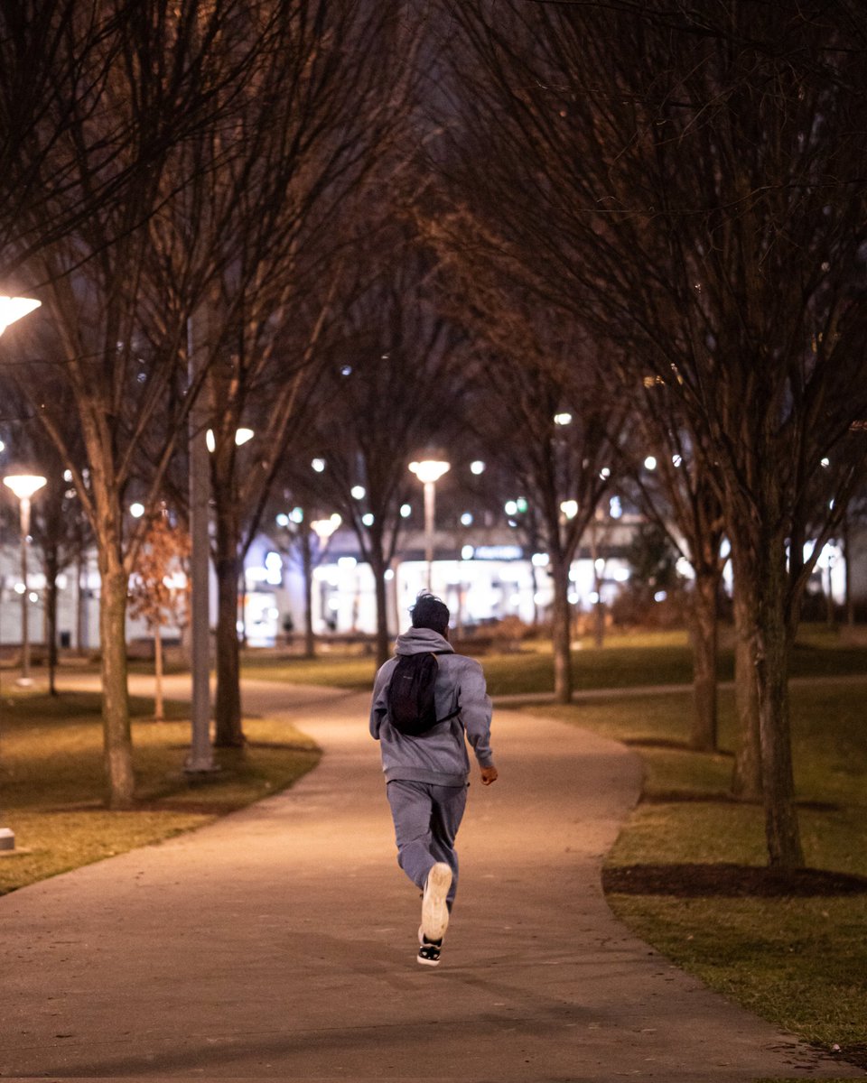 saitejanetha_'s tweet photo. This is me running behind my dreams in the hope of achieving them one day 💥.
Breaking the boundaries of my life energy 🕉️ https://t.co/KFmkYqLGIv