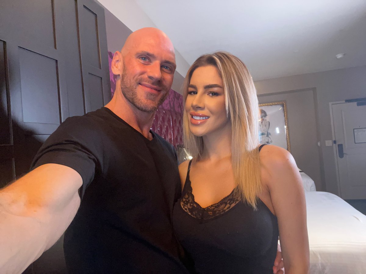 Slutty Cams on Twitter "RT EmaKarter Soon on OnlyFans 😈 JohnnySins