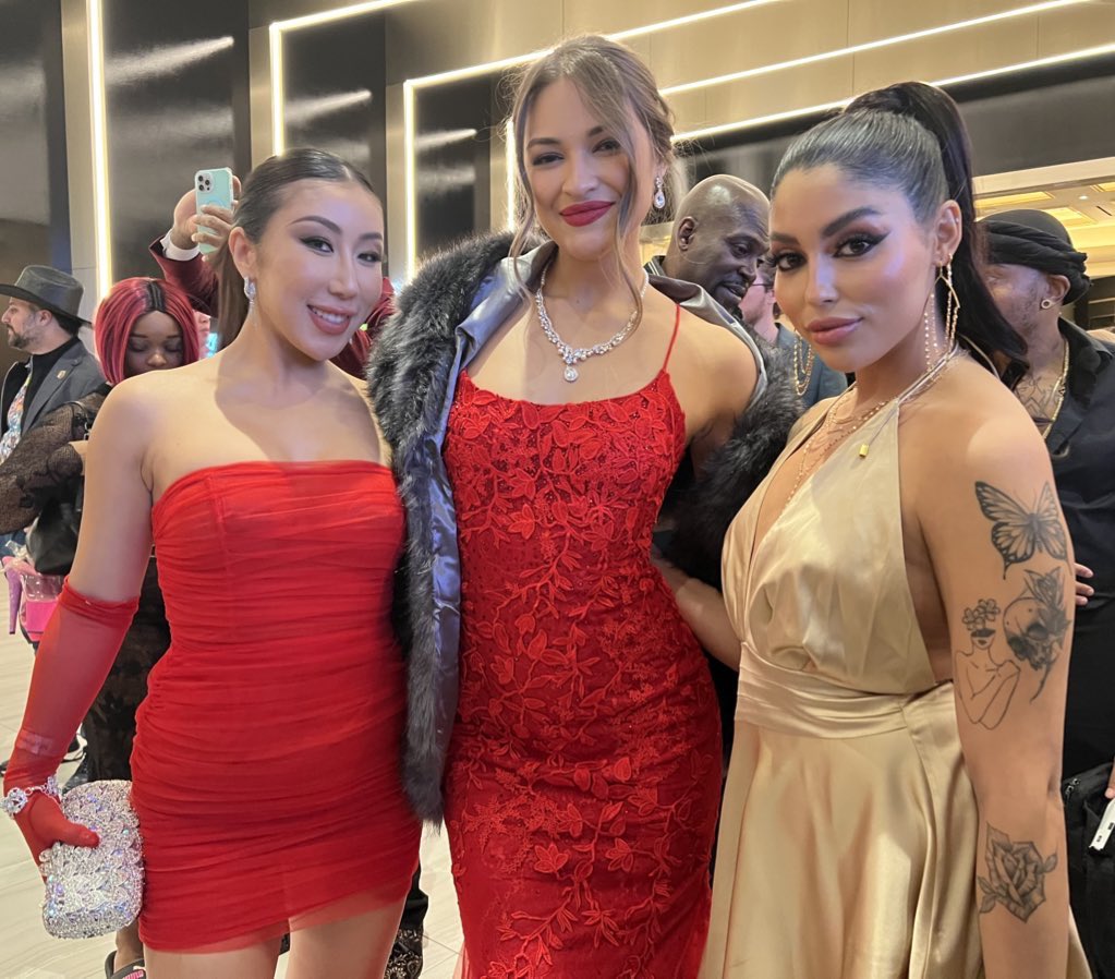 GizzyLuvsU🫶🏼 on Twitter: "These hotties ️‍🔥 ️‍🔥 ️‍🔥 @nicoledoshi @theluckyslut_"