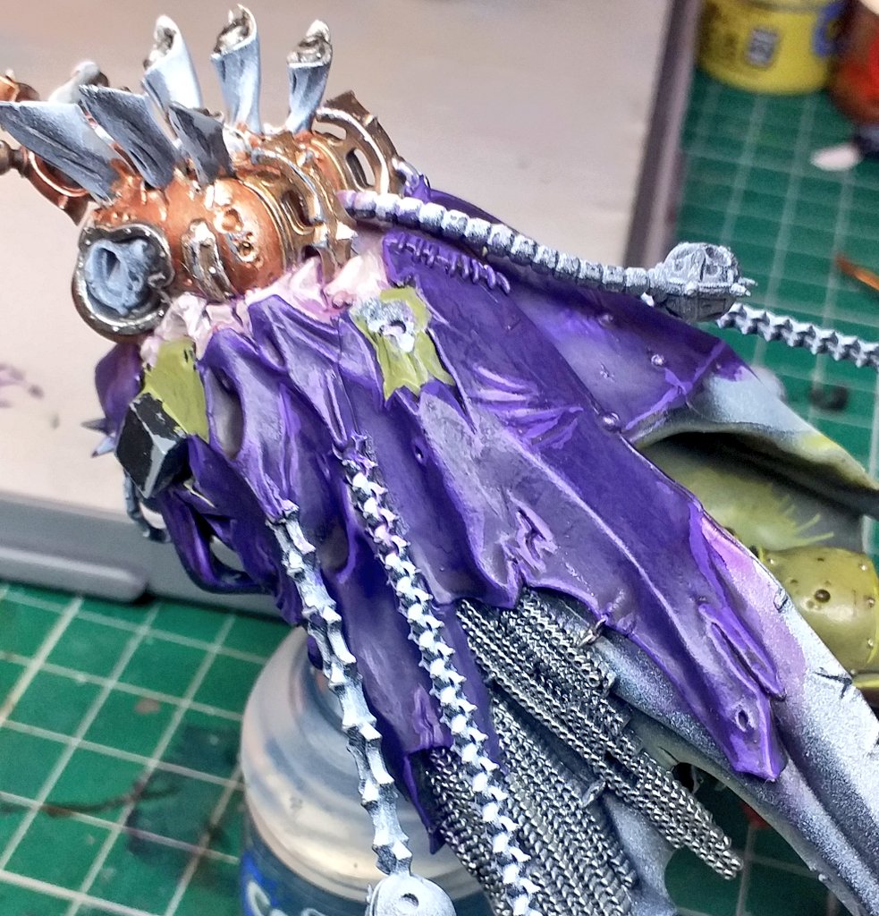 MLC_40k's tweet photo. #hobbystreak day 8. Loving #mortarion my biggest painting challenge todate. More work on the cloak with base, resess wash, first highlights and my first attempt at wet blending on the hood! #WarhammerCommunity #warhammer40k #Warmongers #wip #PaintingWarhammer #wepaintminis https://t.co/B529MUQlXf