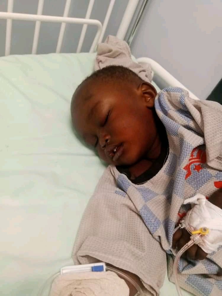 #IFAN : Elle à perdu son téléphone
Maximum de partage pour que sa famille puisse l'idenfier... C'est une maman et son fils, ils habitent à  Dakar plus précisément Fass mbao sam sam et ils sont actuellement hospitalisés au niveau de l'hôpital de Kaffrine.⤵️
