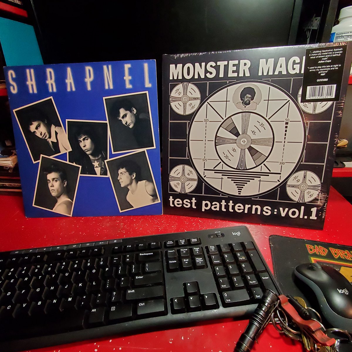 #NowPlaying Shrapnel
'Shrapnel' EP (1984, @elektrarecords)

@monstermagnetnj 
'Test Patterns: Vol 1' (2022, @GODUNKNOWNRECS)

Picked up the oldest and most recent @DWyndorf releases recently!